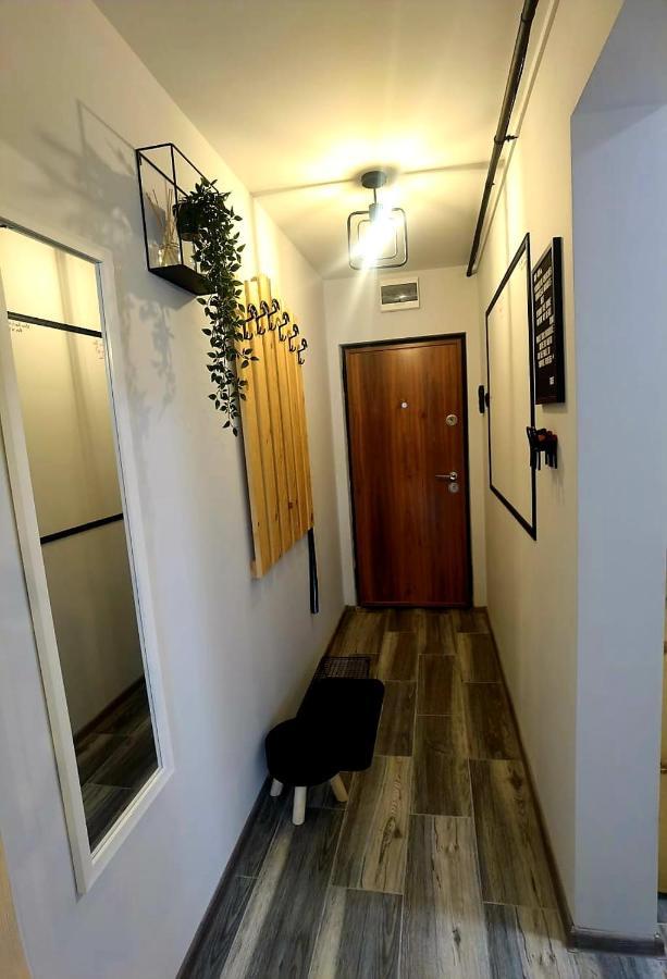 Ferienwohnung Night Lotus Hunedoara Exterior foto